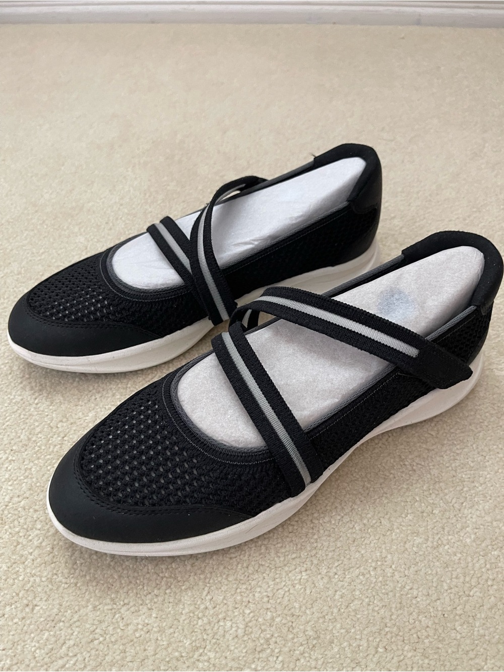 Vivaia Walker Pro Mesh Hybrid Mary Jane Isabeli Flats with Crossover Straps 6.5